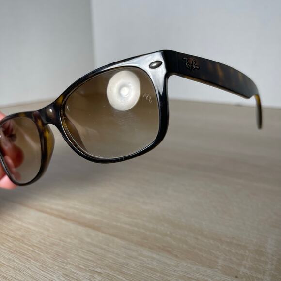 Ray-Ban RB2132 New Wayfarer 710/51 Sunglasses Tortoise 52-18-145 PARTS Italy - Picture 7 of 9